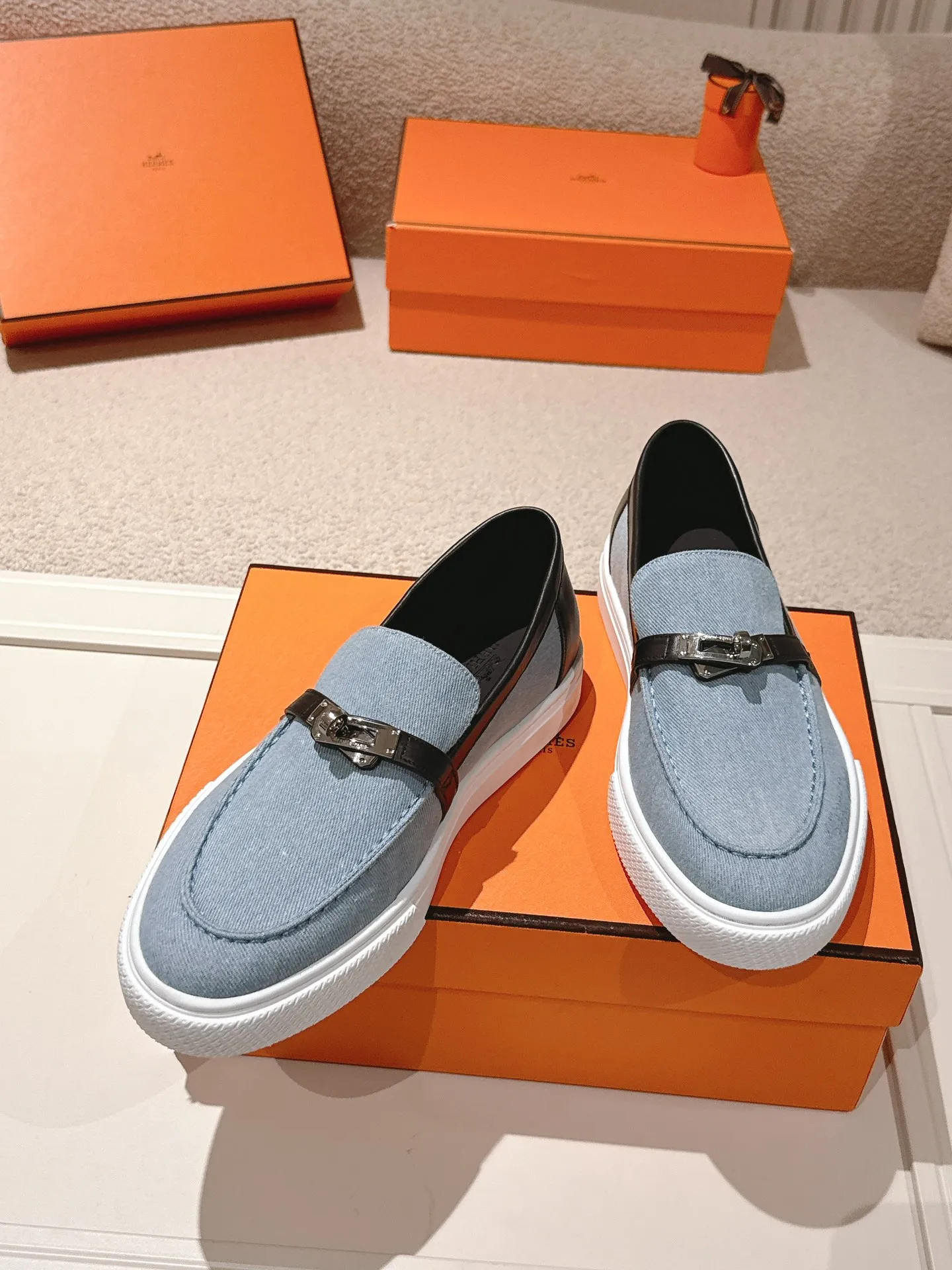 Men's shoes 💰640💰 Hermes# New Kelly buckle thick-soled loafers. Upper: cowhide/suede material. Lining: sheepskin lining. Outsole: exclusive molded outsole. Size: women's size 35-40, men's size 39-45 (female 41/male 46 customized, non-refundable)